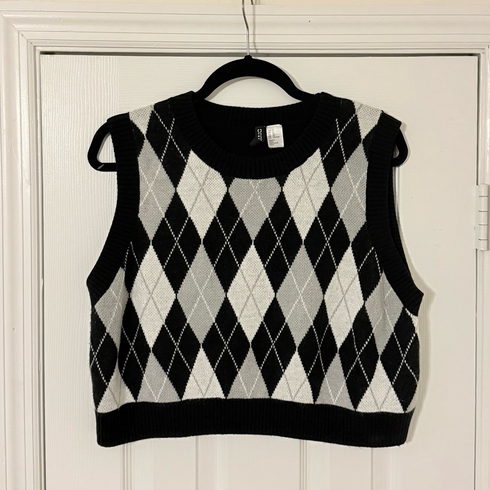 Adorable Cropped Argyle Knit Vest